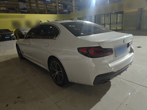 BMW 5 Series 2022, 49700 км, за 37255 USD - фото 6