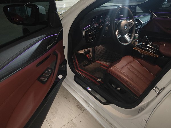 BMW 5 Series 2022, 49700 км, за 37255 USD - фото 8