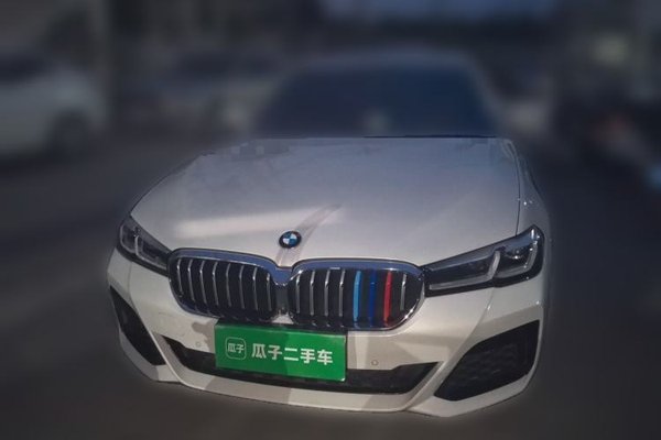BMW 5 Series 2022, 58300 км, за 31561 USD