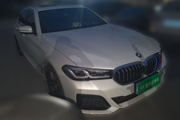BMW 5 Series 2022, 58300 км, за 31561 USD