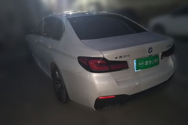 BMW 5 Series 2022, 58300 км, за 31561 USD