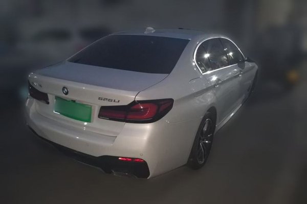 BMW 5 Series 2022, 58300 км, за 31561 USD - фото 6