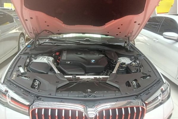BMW 5 Series 2022, 60400 км, за 37479 USD - фото 24