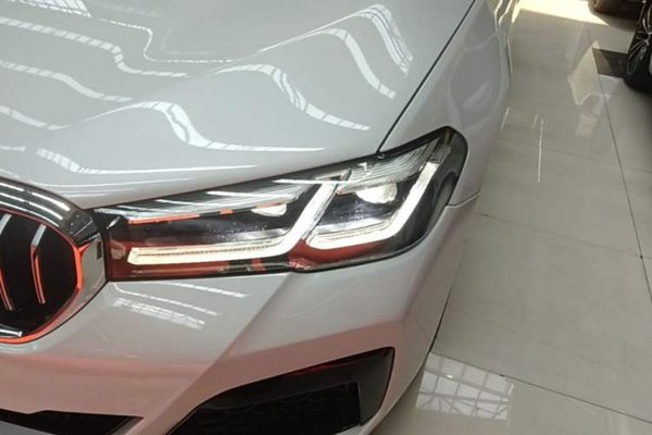 BMW 5 Series 2022, 60400 км, за 37479 USD - фото 8