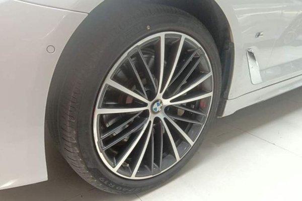 BMW 5 Series 2022, 60400 км, за 37479 USD - фото 10