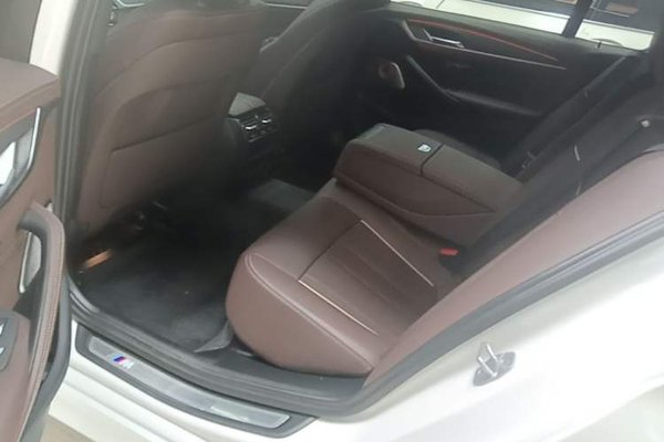 BMW 5 Series 2022, 60400 км, за 37479 USD - фото 20