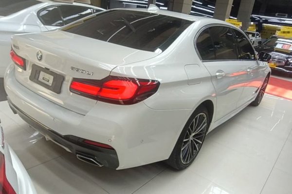 BMW 5 Series 2022, 60400 км, за 37479 USD - фото 6