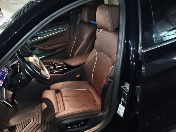 BMW 5 Series 2023, 20700 км, за 42696 USD - фото 16