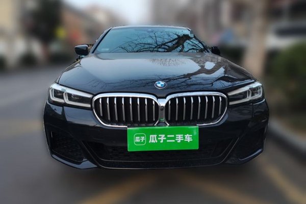 BMW 5 Series 2023, 38300 км, за 49553 USD