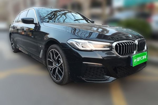 BMW 5 Series 2023, 38300 км, за 49553 USD