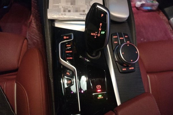 BMW 5 Series 2023, 42800 км, за 43835 USD - фото 14