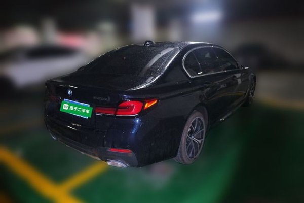 BMW 5 Series 2023, 42800 км, за 43835 USD - фото 6