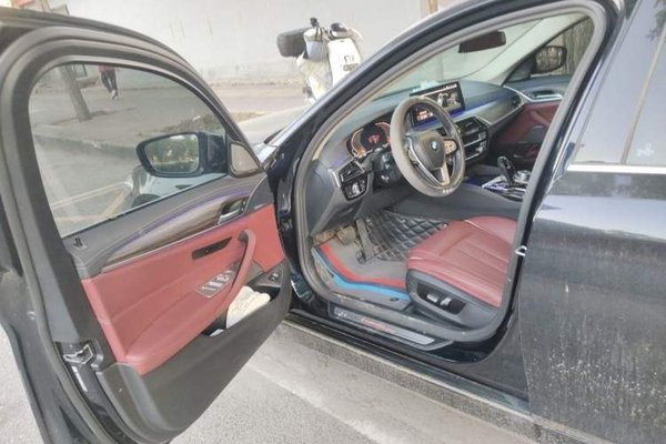 BMW 5 Series 2023, 45800 км, за 37826 USD - фото 16