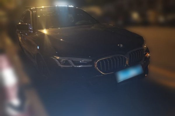 BMW 5 Series 2023, 62100 км, за 46835 USD