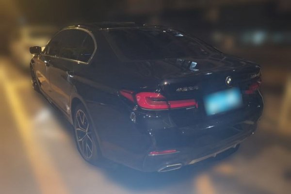 BMW 5 Series 2023, 62100 км, за 46835 USD