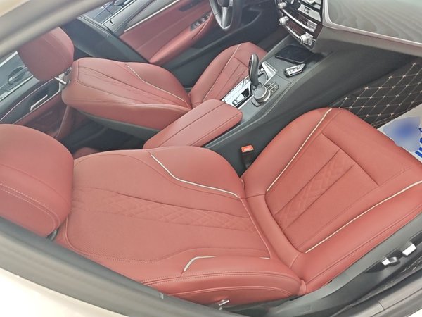 BMW 5 Series 2023, 22100 км, за 44190 USD - фото 23