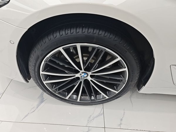 BMW 5 Series 2023, 22100 км, за 44190 USD - фото 8