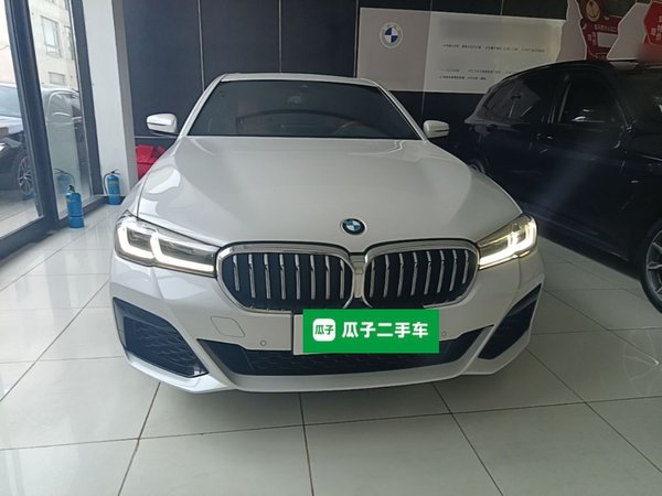 BMW 5 Series 2023, 31100 км, за 40300 USD