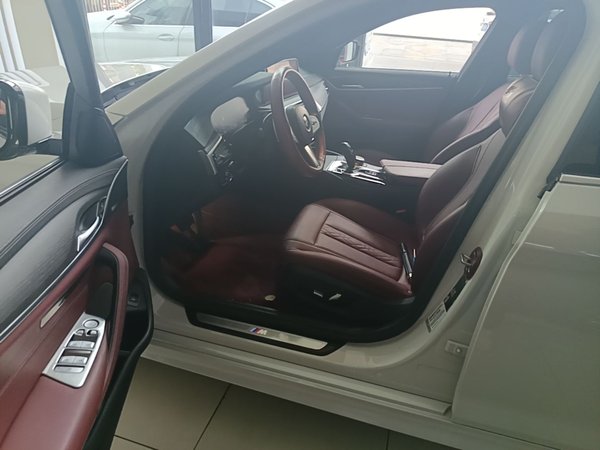 BMW 5 Series 2023, 31100 км, за 40300 USD - фото 19