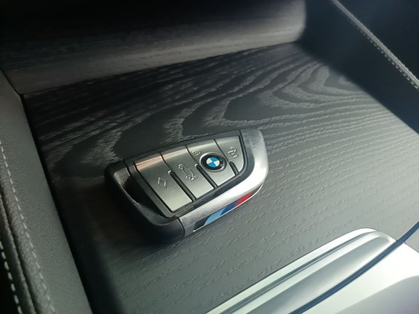 BMW 5 Series 2023, 31100 км, за 40300 USD - фото 12