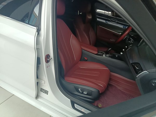 BMW 5 Series 2023, 31100 км, за 40300 USD - фото 23