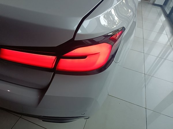 BMW 5 Series 2023, 31100 км, за 40300 USD - фото 7