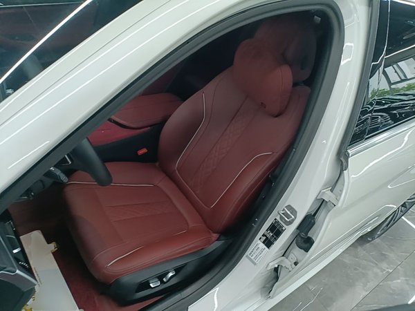 BMW 5 Series 2023, 34800 км, за 40230 USD - фото 18