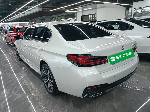 BMW 5 Series 2023, 34800 км, за 40230 USD