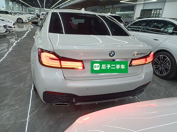 BMW 5 Series 2023, 34800 км, за 40230 USD