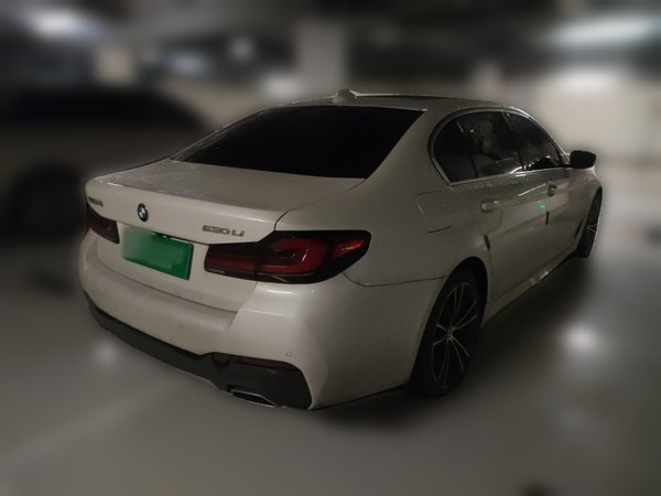 BMW 5 Series 2023, 50700 км, за 43712 USD