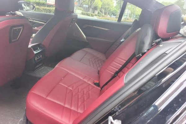 BMW 5 Series 2024, 20800 км, за 46350 USD - фото 20