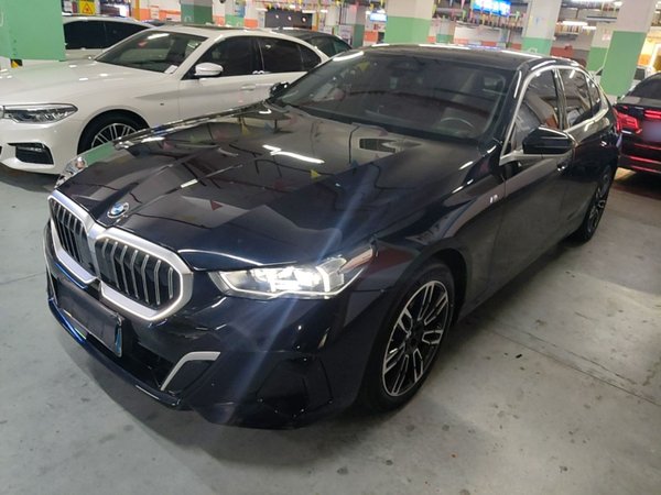 BMW 5 Series · 2024 год
