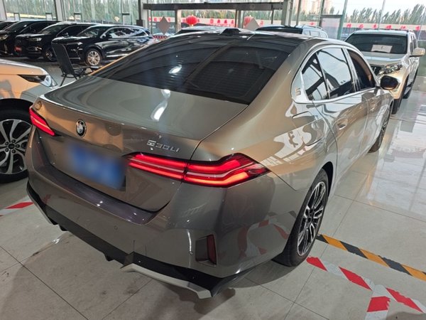 BMW 5 Series 2024, 24100 км, за 42479 USD - фото 6