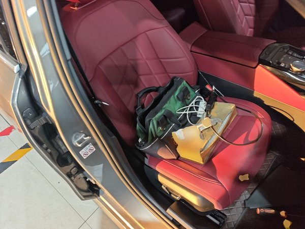 BMW 5 Series 2024, 24100 км, за 42479 USD - фото 23