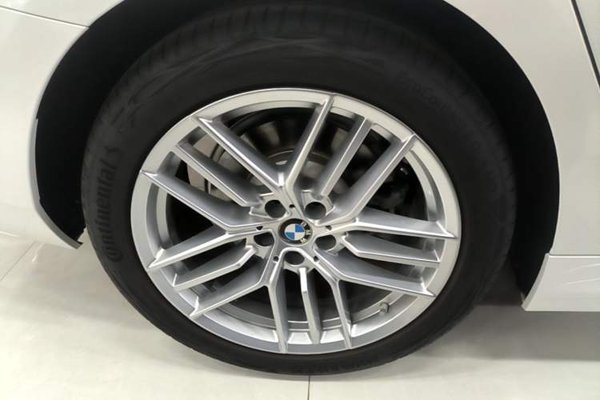 BMW 5 Series 2024, 18400 км, за 40159 USD - фото 10
