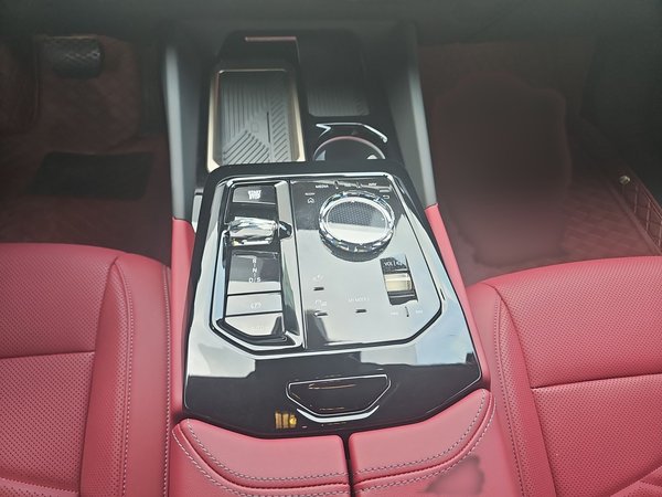 BMW 5 Series 2025, 10900 км, за 50729 USD - фото 20