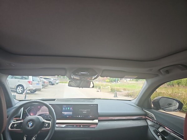 BMW 5 Series 2025, 10900 км, за 50729 USD - фото 15