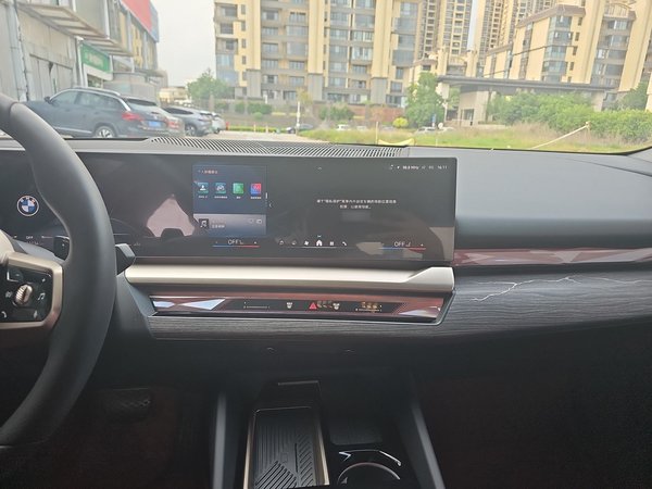 BMW 5 Series 2025, 10900 км, за 50729 USD - фото 21