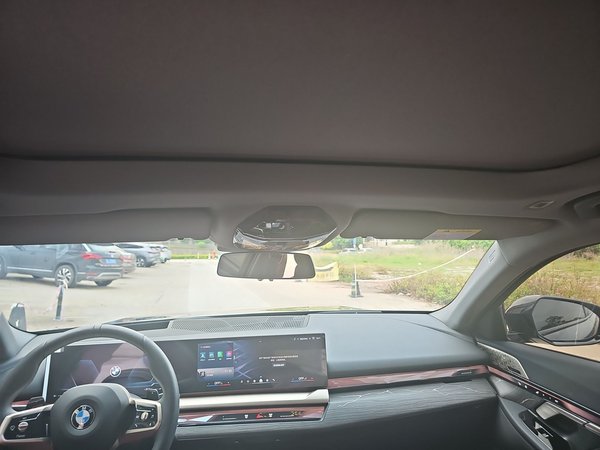 BMW 5 Series 2025, 10900 км, за 50729 USD - фото 19