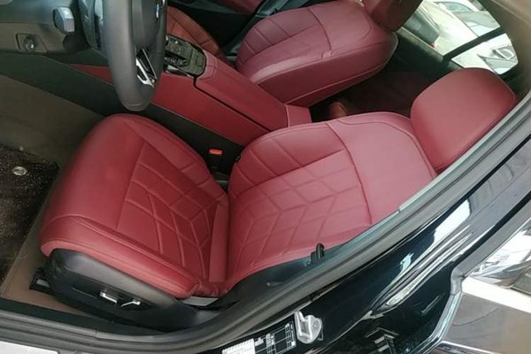 BMW 5 Series 2025, 7100 км, за 47502 USD - фото 18
