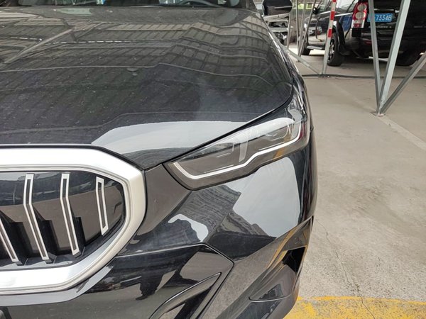 BMW 5 Series 2026, 100 км, за 49969 USD - фото 9