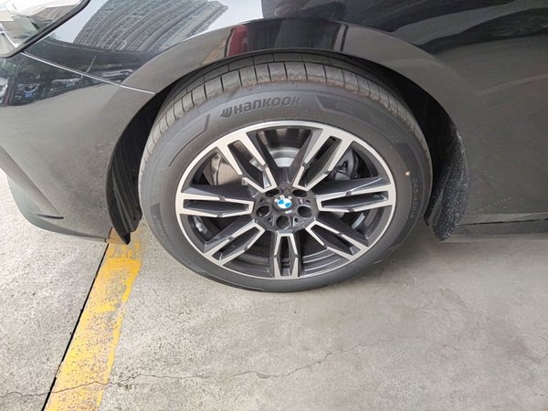 BMW 5 Series 2026, 100 км, за 49969 USD - фото 8
