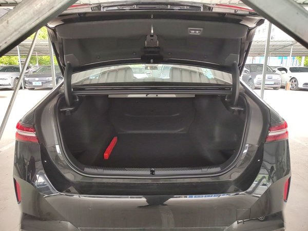 BMW 5 Series 2026, 100 км, за 49969 USD - фото 22