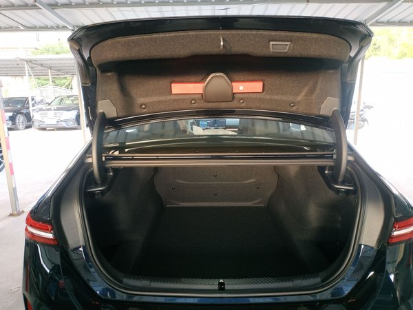 BMW 5 Series 2026, 100 км, за 49036 USD - фото 22