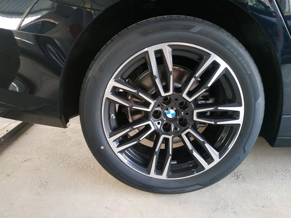 BMW 5 Series 2026, 100 км, за 49036 USD - фото 10