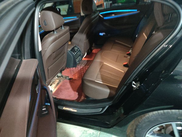 BMW 5 Series New Energy 2022, 27500 км, за 34245 USD - фото 17