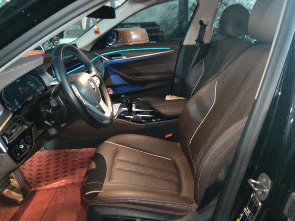 BMW 5 Series New Energy 2022, 27500 км, за 34245 USD - фото 16