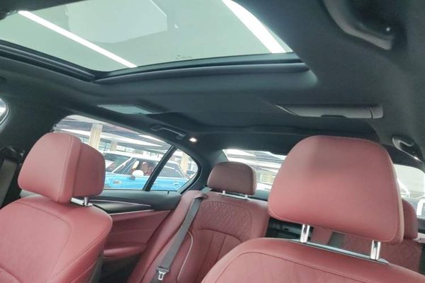 BMW 5 Series New Energy 2022, 55000 км, за 34797 USD - фото 21