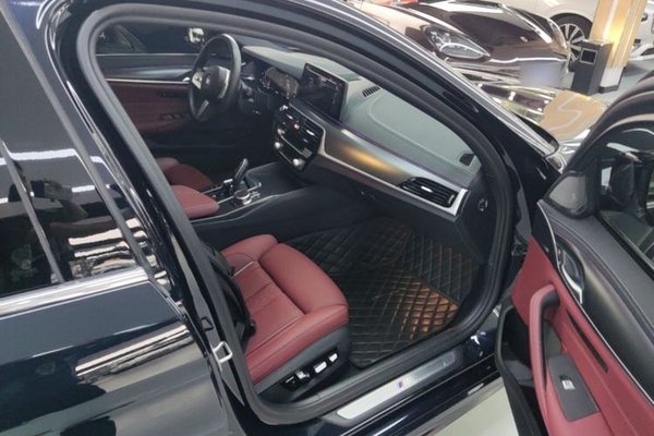 BMW 5 Series New Energy 2022, 55000 км, за 34797 USD - фото 23