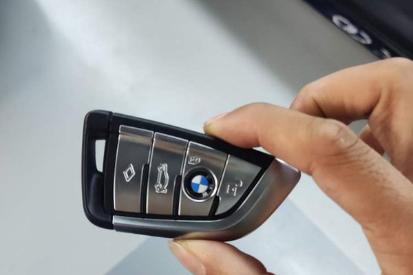 BMW 5 Series New Energy 2022, 55000 км, за 34797 USD - фото 12